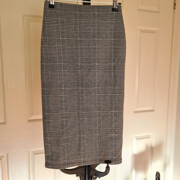 H&M Dresses & Skirts - H&M XS Grey Checkered Workwear Formal Pencil Slit Back Bodycon Maxi Midi Skirts